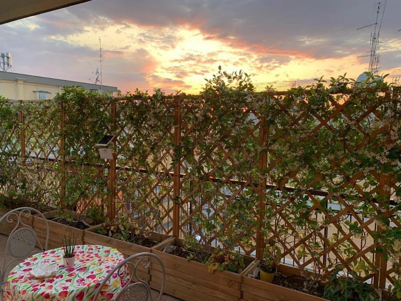 In Terrazza Da Giusy Acomodação com café da manhã Roma Exterior foto